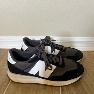 New balance men’s 237 retro sneaker